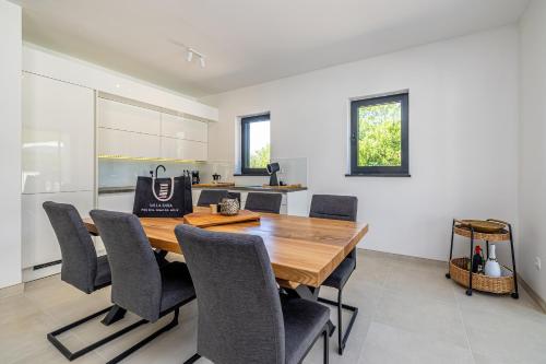 Konyha, Holiday house SARA with private pool in Kras