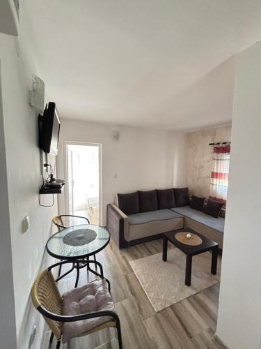 Saša Apartments