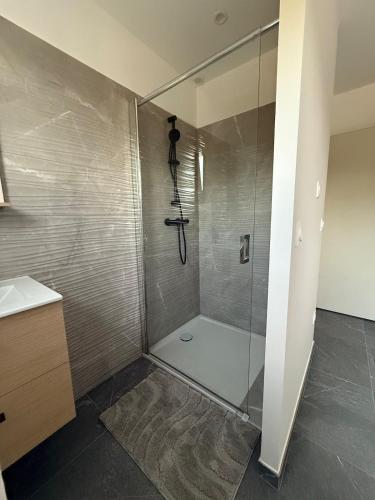 Villa dOrquas Detente & Famille avec Jacuzzi & Plages, 3chambres maxi 6pers in Saint-Georges-d'Orques
