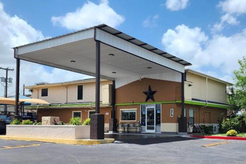 Rodeway Inn San Antonio Lackland AFB - SeaWorld in San Antonio, USA