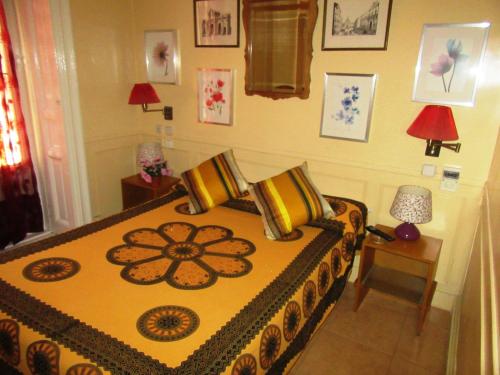 Double Room image 9