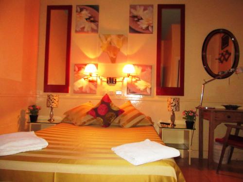 Double Room image 4