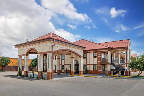 . Quality Inn & Suites New Boston - Texarkana West