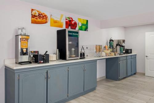 Americas Best Value Inn New Boston - image 12