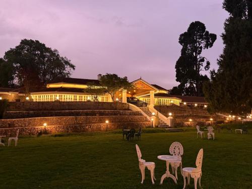 The Tredis Heritage by the Lake