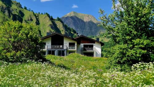 Engadin Lodge