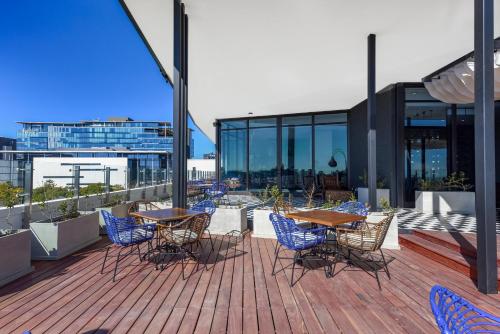 One-Bedroom Apartment with Balcony image 10
