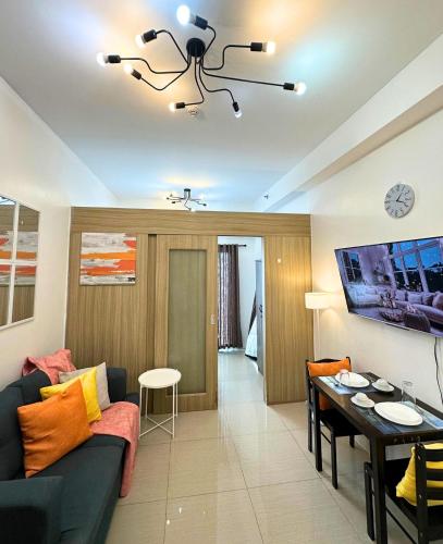 Cozy Luxe Stay 55 inch 4k Ultra TV and Amenity View, Manila