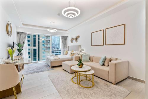 PVH - Chic Furnished Studio in JLT - Me Do Re, Dubái