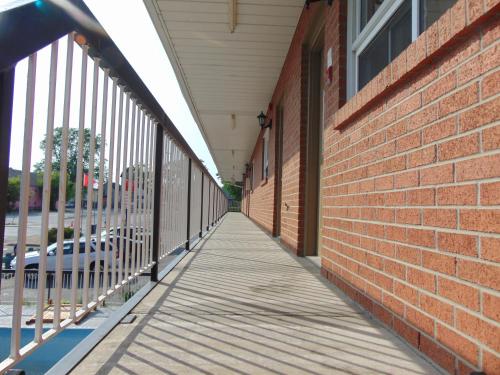 Balcony/terrace, The Falls Family Lodge in Niagara Falls