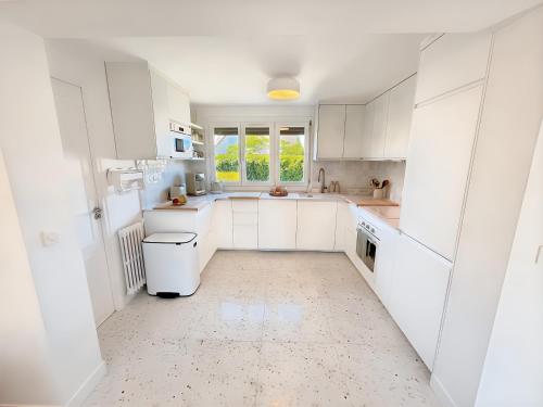 La Maison de Ranville - Entre Caen & la Mer avec jardin et parking gratuit in เอรูวีล แซ็ง แคลร์