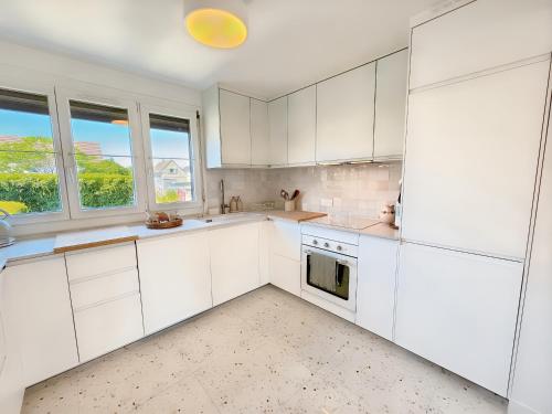 La Maison de Ranville - Entre Caen & la Mer avec jardin et parking gratuit in เอรูวีล แซ็ง แคลร์