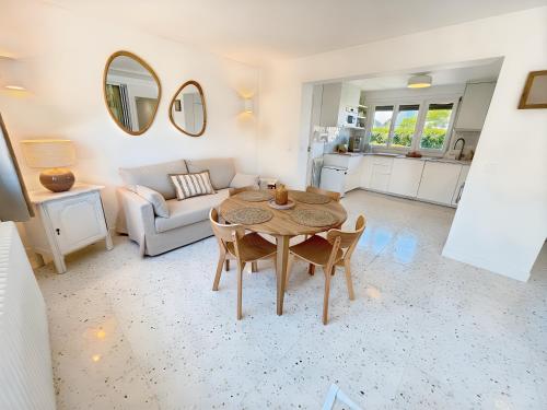 La Maison de Ranville - Entre Caen & la Mer avec jardin et parking gratuit in เอรูวีล แซ็ง แคลร์