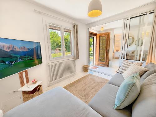 La Maison de Ranville - Entre Caen & la Mer avec jardin et parking gratuit in เอรูวีล แซ็ง แคลร์