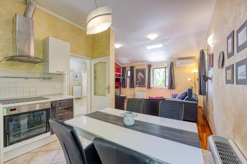 virtuve, Grad Inn Apartments & Resort in Truske