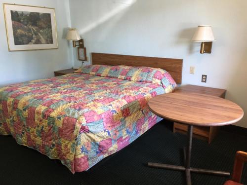 Flamingo Inn – Kissimmee, FL