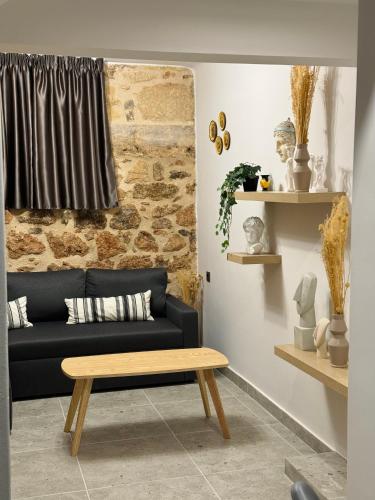 Charming 2BR Basement near Akropolis Athens by Kozy Koala, Atény