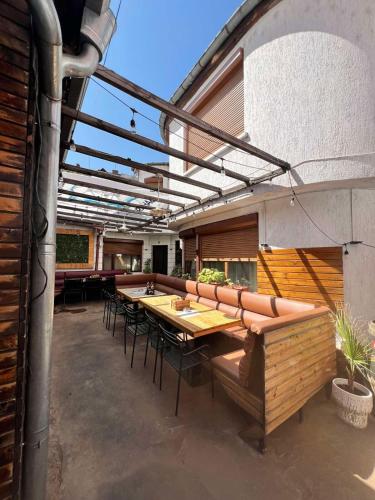 Family Hotel Square - image 4