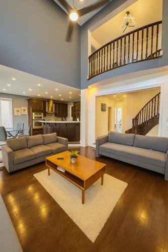 Large 5-Bedroom Gem - Stylish, Spacious, Well-Located