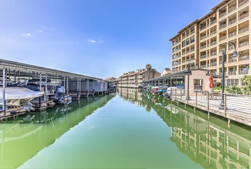 Chic 3BDR for 6 with Pool & Hot Tub Overlooks Marina, Horseshoe Bay (fotografie 4)