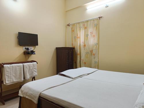 Deluxe Double Room image 3