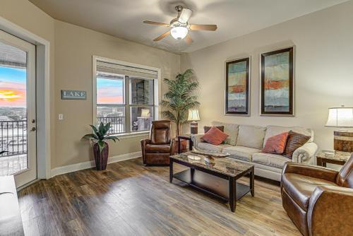 Chic 2BD with Balcony Pool Hot Tub & Marina Views, Horseshoe Bay (fotografie 3)