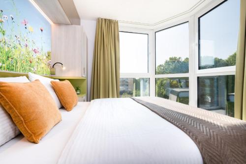 Double Room image 7