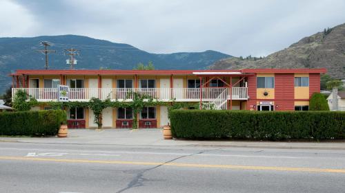 . Maple Leaf Motel Inn Towne