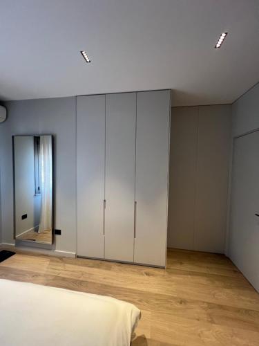 One-Bedroom Apartment image 10