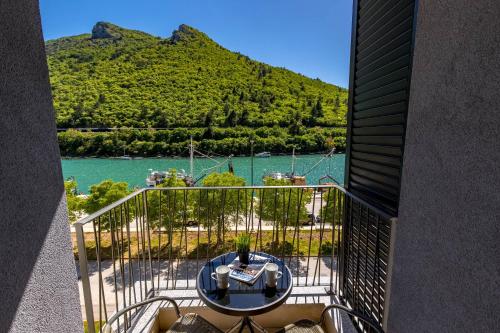 陽台/露台, Seafront Villa Andrijana in 科茲里奇