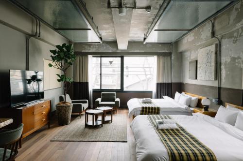 HOTEL Inc