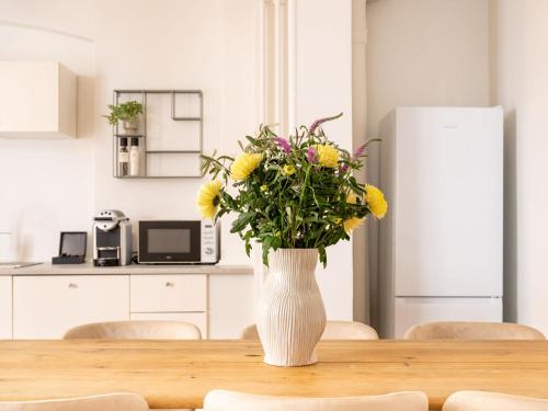 Sanders Noble - Fantastic 5-Bdr Apt in the Capital, Копенгаген (фото 10)