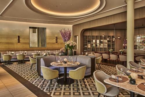 Restaurant, The Fontenay in Hamburg