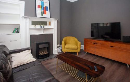 Modern, Light-filled and Sleek West End Apartment, Glasgow (Foto 5)