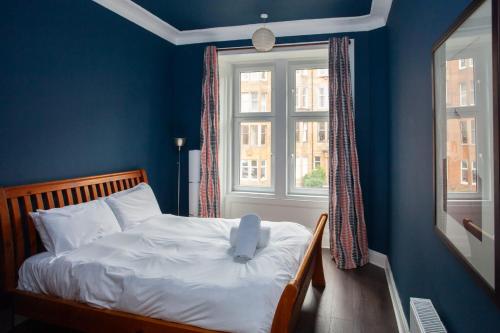 Modern, Light-filled and Sleek West End Apartment, Glasgow (Foto 8)