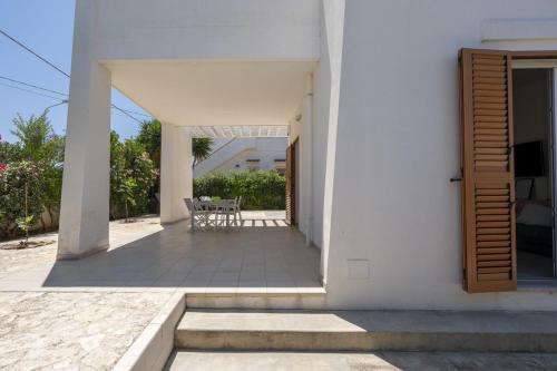 Sun & Smile cozy seaside villa near Ostuni in Diana Marina