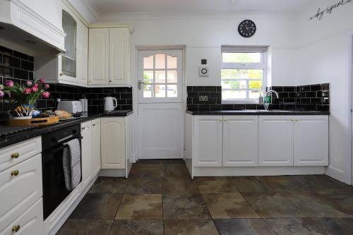 Exterior view, Brambly Cottage in Littlebeck