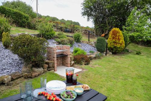 Exterior view, Brambly Cottage in Littlebeck