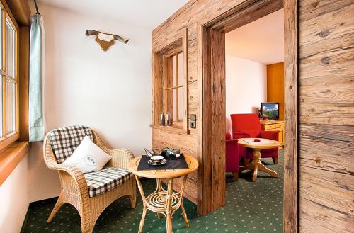 One-Bedroom Apartment image 4