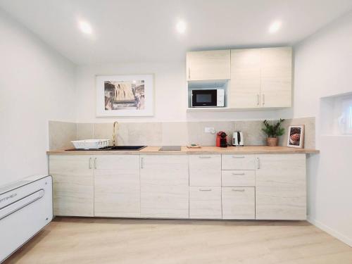 Les Haciendas - 5 logements dans le Viel Antibes - image 5