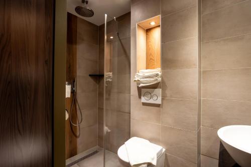 Deluxe Double Room image 10