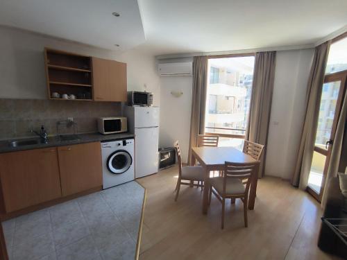 One-Bedroom Apartment with Free Wifi image 8