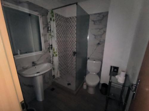 One-Bedroom Apartment with Free Wifi image 7