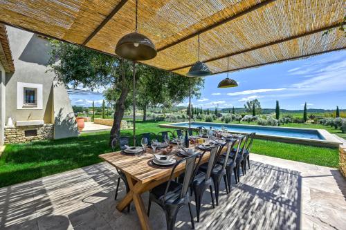 Dārzs, Villa Les Escapades d'Adrien, piscine, climatisation in La Motte-Dʼaigues