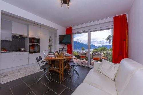 Casa Collina in Brione sopra Minusio