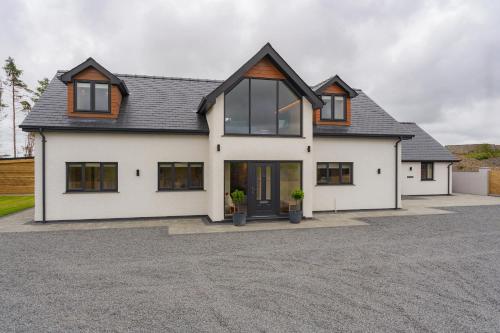 Llys y wawr Luxury Holiday Let