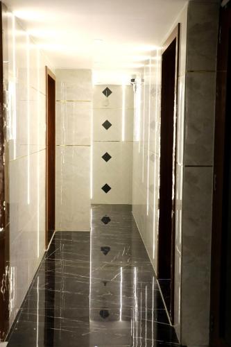 ردهة, Hotel Chirag Next in أرنلا بيش / فرار