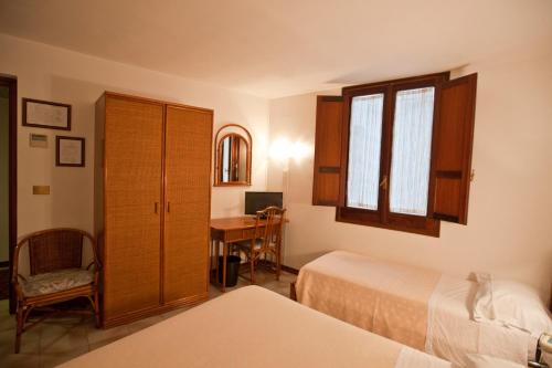 Hotel Moderno – Erice, CA