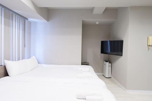 Quadruple Room image 9
