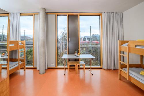 room detail thumbnail 0